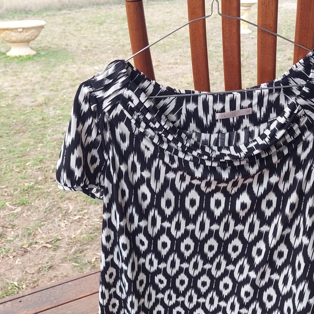 Regatta, size 14, ladies cowl kneck top - Picture 1 of 3